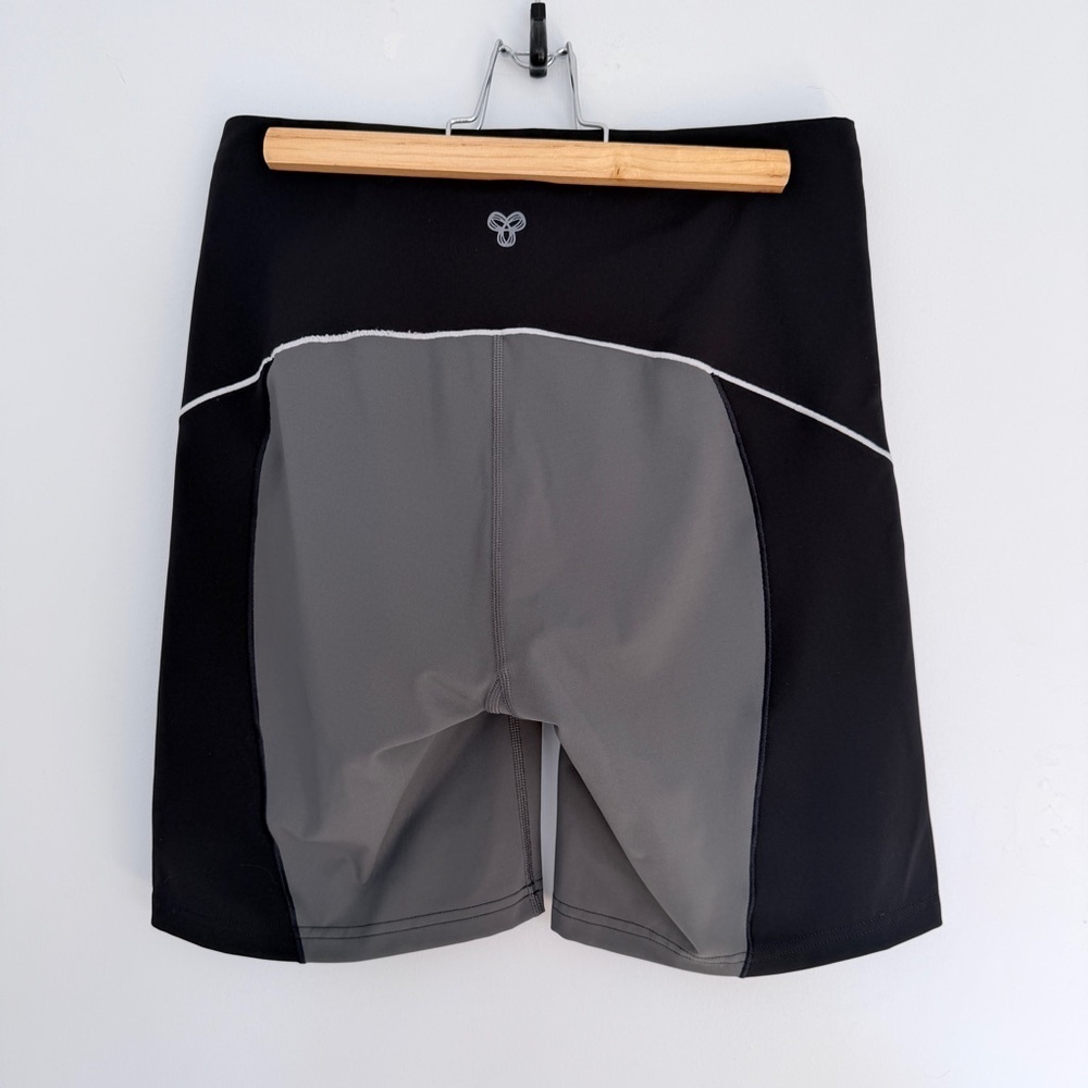 TnAction TnaSLICK VERTEX Hi-Rise 7” Short in Black/Coal Grey - Picture 3 of 8